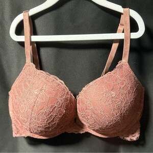 Victoria's Secret Peach Lace Bra